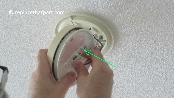 how to replace the battery in the firex smoke alarm padc240 26