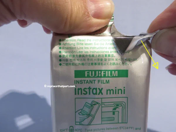 replace an empty film cartridge in a fujifilm instax mini 11 tutorial 04